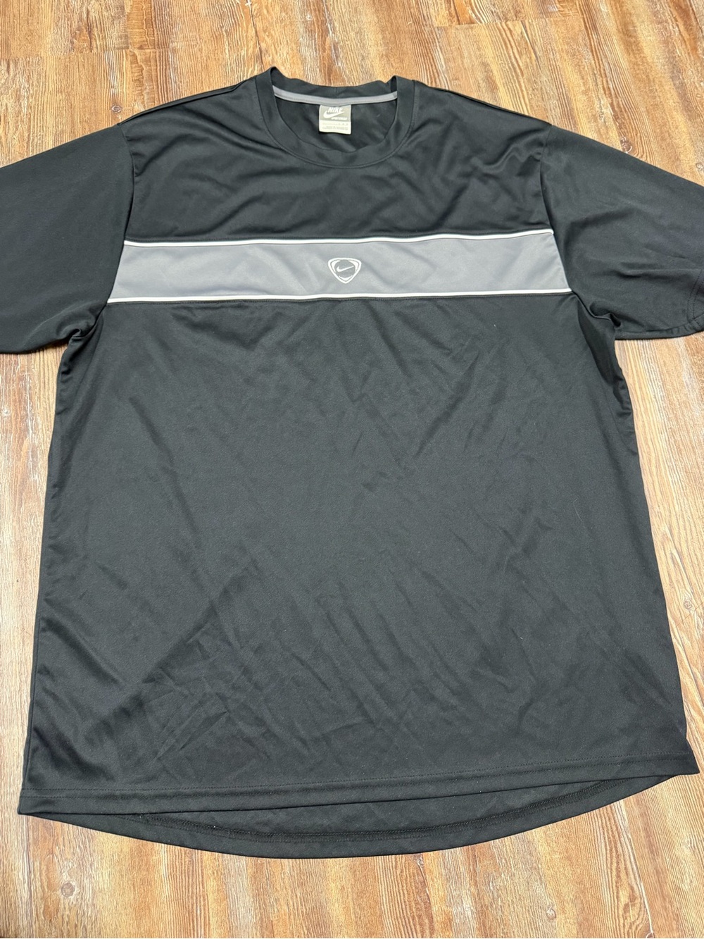 Vintage Nike center swoosh black & gray t-shirt with horizontal gray stripe